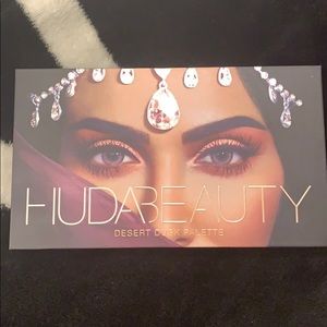 Huda beauty desert dusk palette